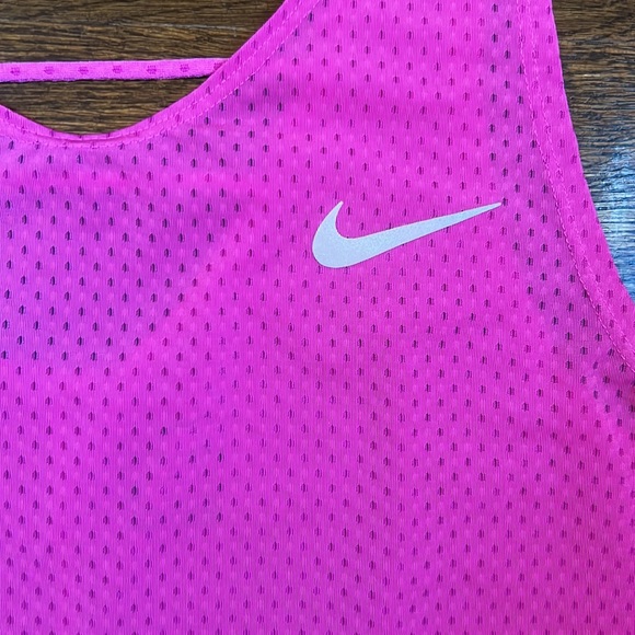 Nike Dri Fit Hot Pink Tank Top Size Small - Picture 2 of 4